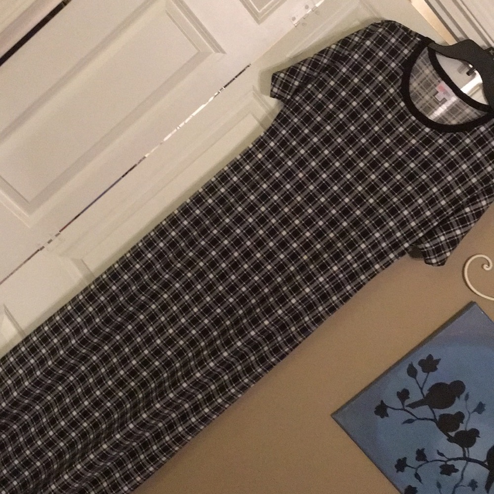 New no tags. LulaRoe Marie black and white plaid